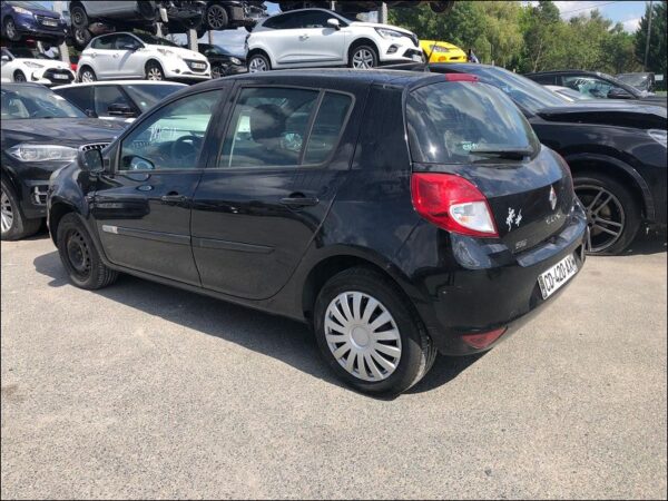 RENAULT CLIO III Phase 2 1.5 DCI 75ch – Image 4