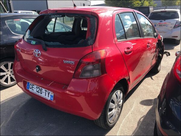 TOYOTA YARIS II Phase 1 1.4 D-4D – Image 3