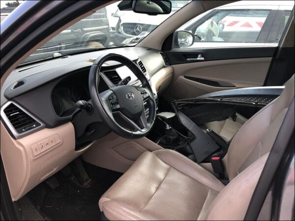 HYUNDAI TUCSON II Phase 1 1.7 CRDI 115ch – Image 5