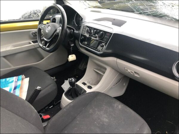 VOLKSWAGEN UP  1.0 60 – Image 5