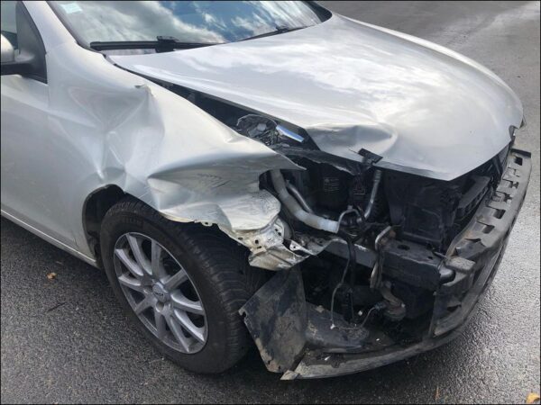 VOLKSWAGEN GOLF VI Phase 1 1.6 TDI 105ch – Image 6