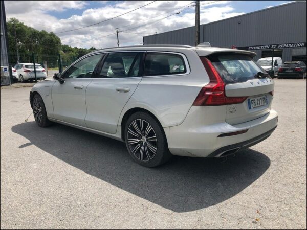 VOLVO V60 II  T6 AWD – Image 4