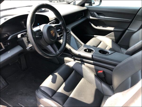 PORSCHE TAYCAN  4 – Image 8