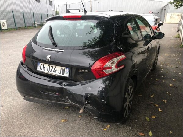 PEUGEOT 208 Phase 1 1.4 HDI 68ch – Image 3
