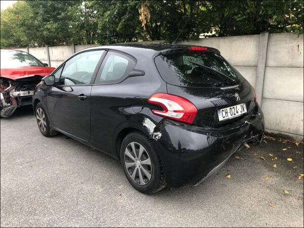 PEUGEOT 208 Phase 1 1.4 HDI 68ch – Image 4