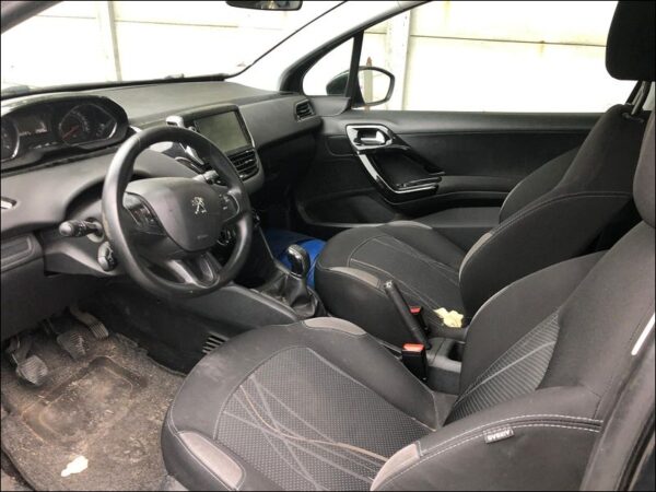 PEUGEOT 208 Phase 1 1.4 HDI 68ch – Image 5