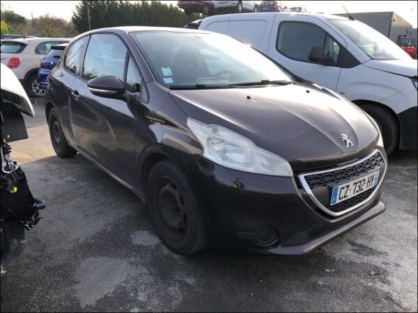 PEUGEOT 208 Phase 1 1.6 E-HDI 92ch – Image 2