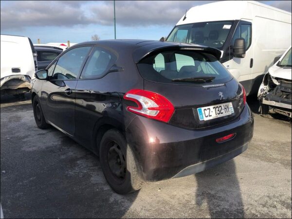 PEUGEOT 208 Phase 1 1.6 E-HDI 92ch – Image 4