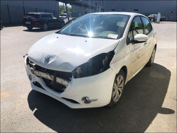 PEUGEOT 208 Phase 1 1.4 HDI 68ch – Image 2