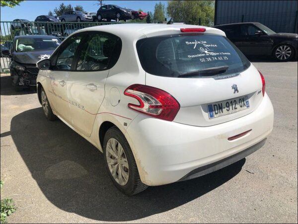 PEUGEOT 208 Phase 1 1.4 HDI 68ch – Image 4