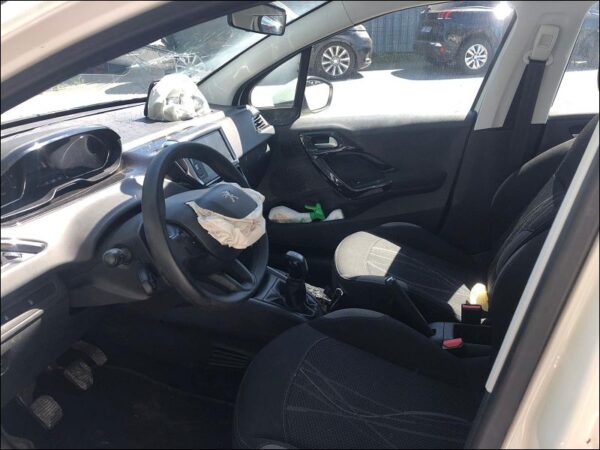 PEUGEOT 208 Phase 1 1.4 HDI 68ch – Image 5