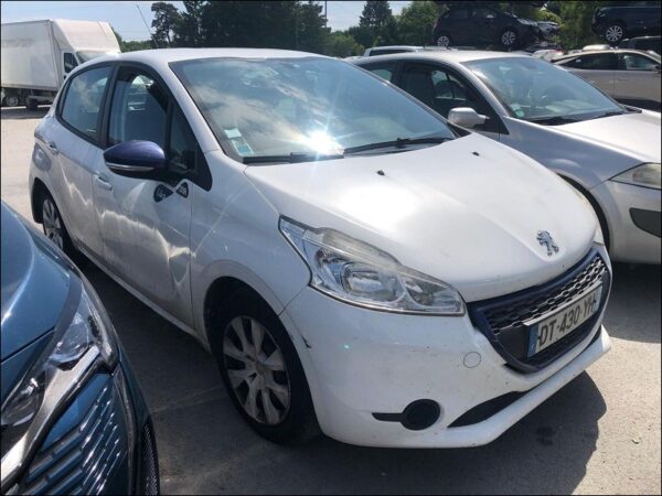 PEUGEOT 208 Phase 1 1.4 HDI 68ch – Image 2