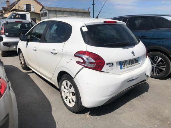 PEUGEOT 208 Phase 1 1.4 HDI 68ch – Image 4