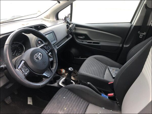 TOYOTA YARIS III Phase 3 1.0 VVT-i 69ch – Image 5