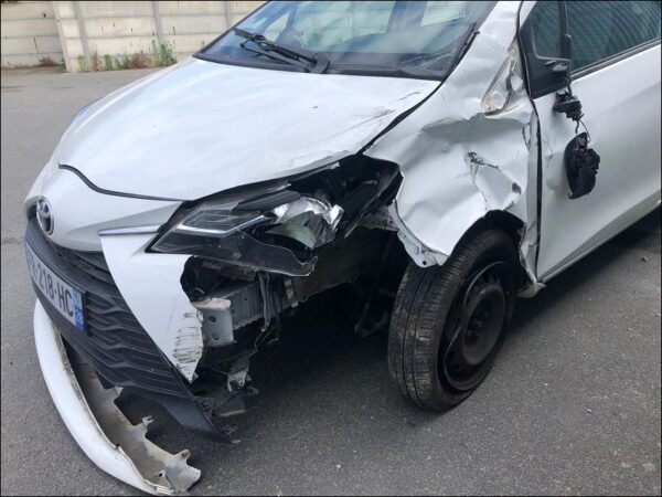 TOYOTA YARIS III Phase 3 1.0 VVT-i 69ch – Image 6