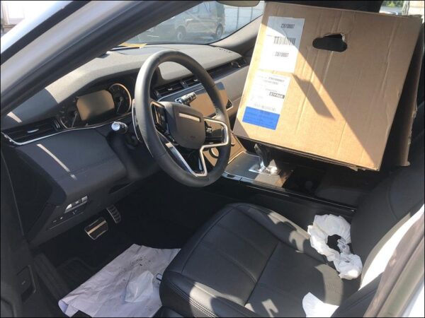 LAND ROVER RANGE ROVER EVOQUE  P300E – Image 5